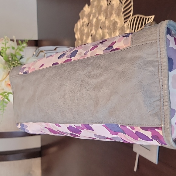 Women’s luxury Balenciaga Limited Edition Authentic  reposhing  yescandoit - Picture 9 of 13